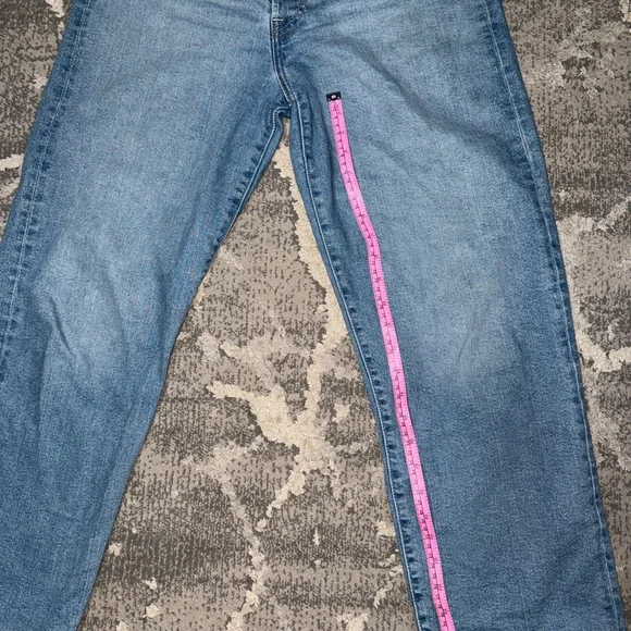 Levi's Women’s Ribcage Straight Ankle Jeans - Picture 8 of 9